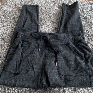 Carrie Underwood black joggers !